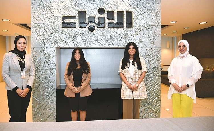 عضوات مبادرة سجل مضاوي خلال اللقاء مع الزميلة آلاء خليفة 	(قاسم باشا)