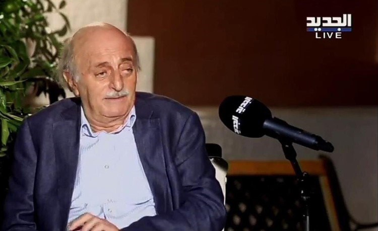 وليد جنبلاط متحدثا في اللقاء مع قناة الجديد (محمود الطويل)