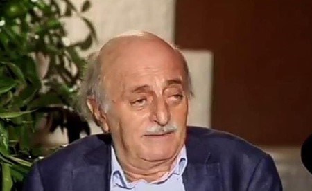 وليد جنبلاط متحدثا في اللقاء مع قناة الجديد (محمود الطويل)