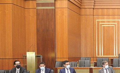 جانب من جلسة لجنة الشؤون الخارجية والمغتربين برئاسة النائب ياسين جابر أمس (محمود الطويل)