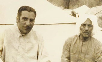 صورة تاريخية للعم علي المتروك مع علي الخياط رحمهما الله عن تويتر