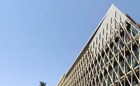 جامعة الكويت تتسلّم الحرمين الشماليين للعلوم الإدارية والحياتية والمسجد الملحق بهما بمدينة صباح السالم الجامعية