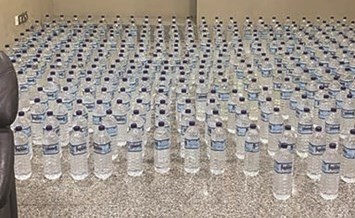 الخمور تفترش ساحة المخفر