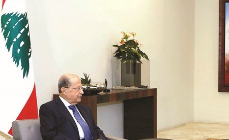 الرئيس العماد ميشال عون مستقبلا الرئيس المكلف سعد الحريري في قصر بعبدا (محمود الطويل)