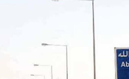 وفاة حدثَين كويتيَين وإصابة 3 آخرين في انقلاب مركبة على طريق الوفرة