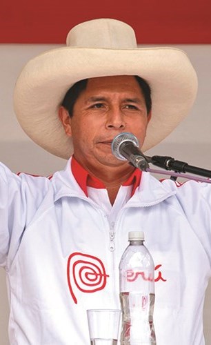 «فلاح فقير يحكم بيرو لأول مرة»

