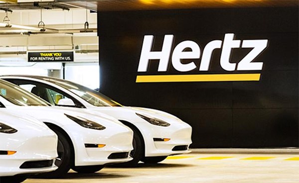 أوبر: هيرتز تعتزم توفير 50 ألف سيارة كهربائية من تسلا للسائقين في أمريكا