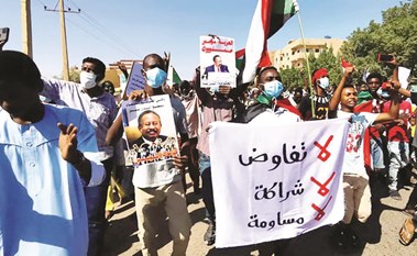 بالفيديو.. «مليونية 13 نوفمبر» تتحدى الجيش السوداني وقلق من تفرده بالسلطة