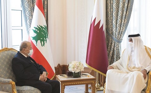 عون يلتقي أمير قطر في الدوحة: نتطلع لأفضل العلاقات مع الدول الشقيقة والتعاون لإعادة الأمور إلى نصابها