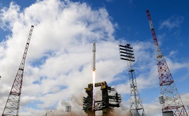 صاروخ روسي ينقل قمرين صناعيين أوروبيين إلى المدار