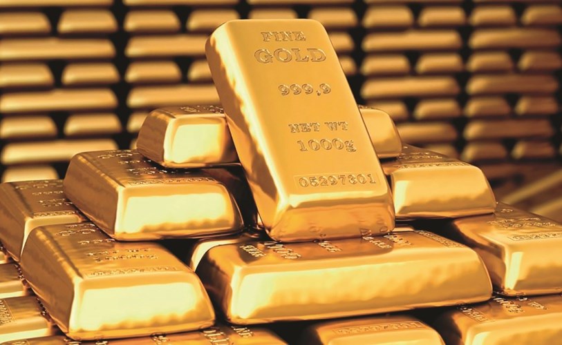 تراجع الدولار ينتشل الذهب من أدنى مستوياته في 14 شهرا