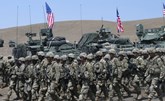 مسؤولون أمريكيون: الولايات المتحدة قد تبقي على 100 ألف جندي في أوروبا