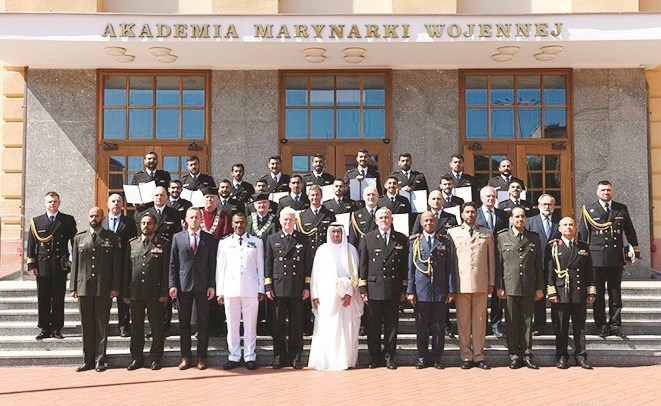 تخريج 17 طالبا ضابطا في الأكاديمية البحرية الپولندية