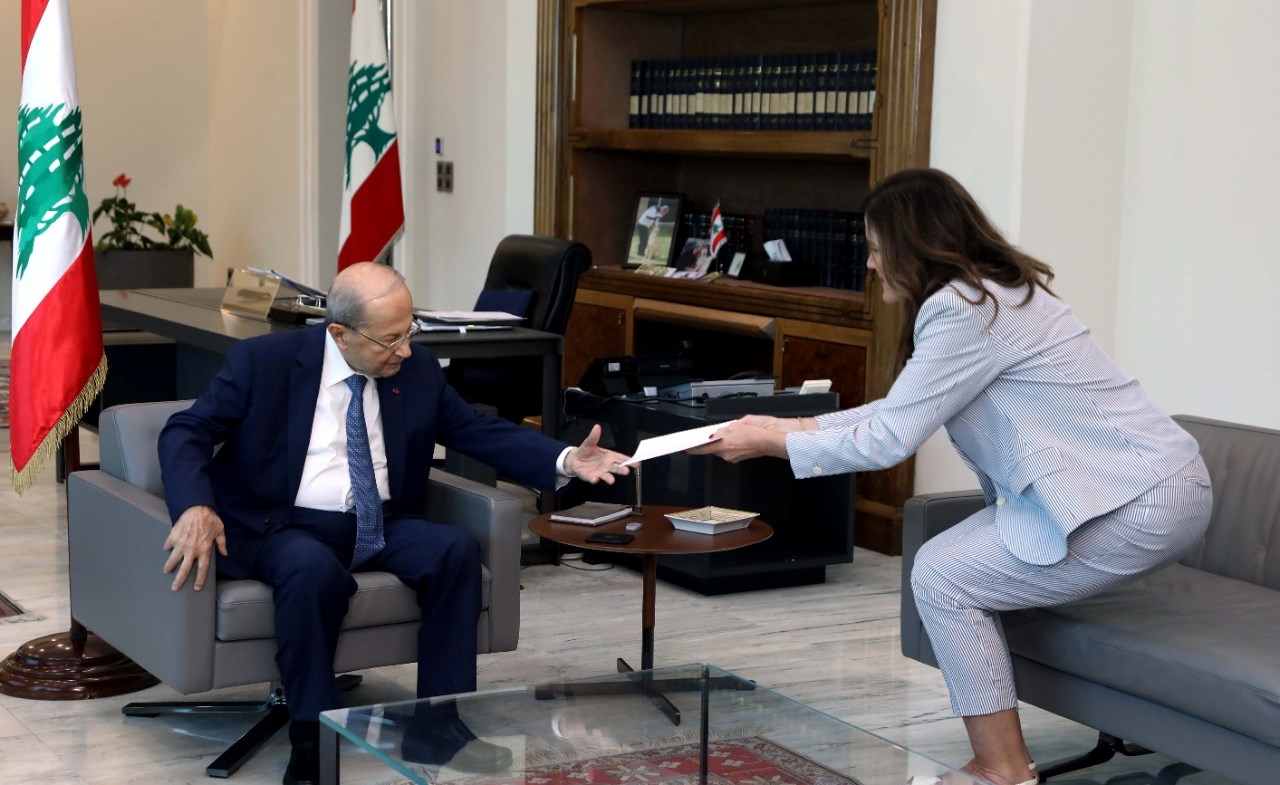 الرئيس اللبناني يتسلم رسالة من الوسيط الأميركي حول اقتراحات بترسيم الحدود مع الكيان الصهيوني