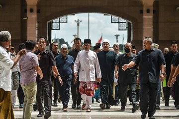 رئيس وزراء ماليزيا الجديد: أولوية حكومتي مكافحة ارتفاع تكلفة المعيشة