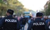 الشرطة الإيطالية تلقي القبض على 3 أشخاص يبتزون السائحين