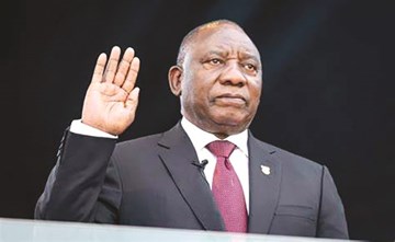 رئيس جنوب أفريقيا يكشف تفاصيل سرقة ثمن جواميسه!