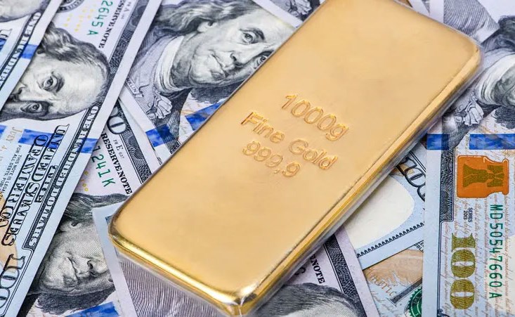 أسعار الذهب تتجه صوب تسجيل أفضل أداء أسبوعي في 3 أسابيع