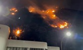 بالفيديو.. البرازيل: حريق على إحدى التلال المحيطة بحي كوباكابانا السياحي في ريو دي جانيرو