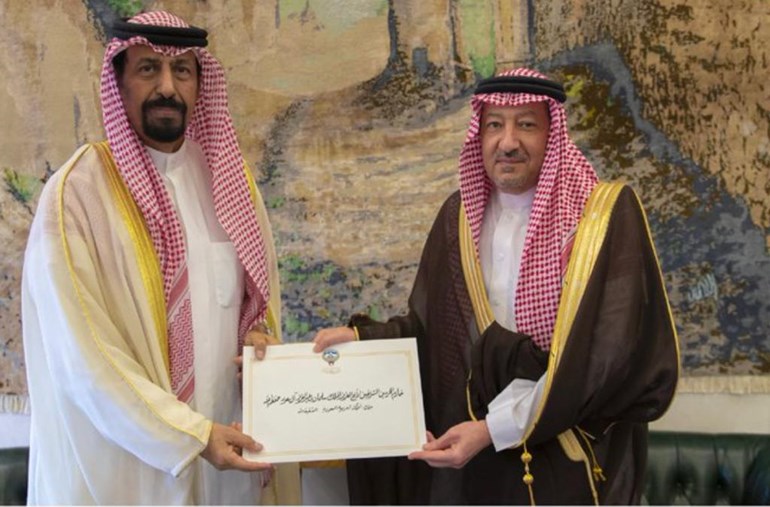 سفير الكويت لدى السعودية يسلم رسالة خطية موجهة من سمو ولي العهد الى خادم الحرمين
