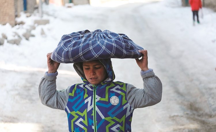 برد الشتاء القارس يودي بحياة أكثر من 160 أفغانيا