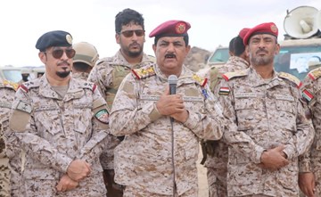 اليمن: نجاة وزير الدفاع ورئيس الأركان من هجوم حوثي بـ «مسيرة»
