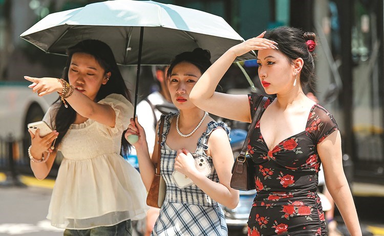 شنغهاي تسجل أكثر أيام مايو حرا منذ 100 عام