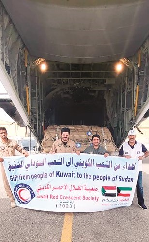 إقلاع الطائرة الـ 13 لإغاثة السودان