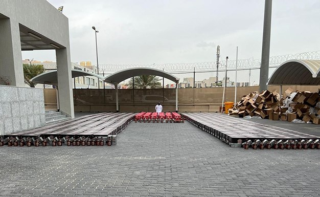 سقوط تاجر خمور بـ(6,828) زجاجة خمر مستوردة