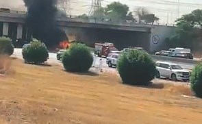 حريق مركبة على طريق الملك فهد