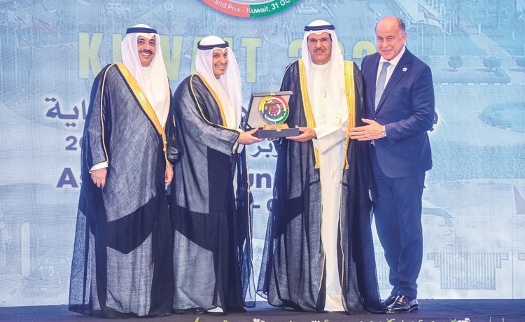 المطيري يفتتح بطولة الكويت الآسيوية للرماية