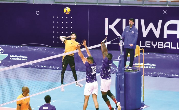 القادسية يتصدر دوري الطائرة