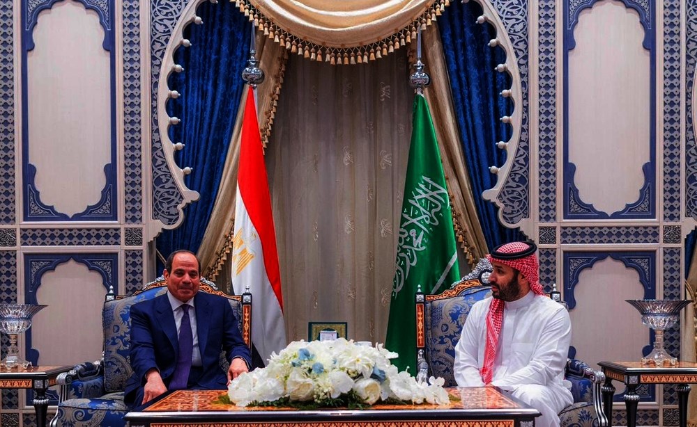 محمد بن سلمان يبحث مع السيسي تداعيات التصعيد العسكري في المنطقة وتنسيق الجهود المبذولة بشأنه