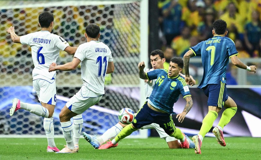 كأس العالم كولومبيا تبدأ مشوارها بالفوز على أوزبكستان بثلاثية