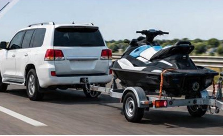 الداخلية الحد الأقصى لسرعة مركبات الجر 80كم والسير في الجانب الأيمن ومخالفة جر أكثر من آلية الحجز 60 يوما