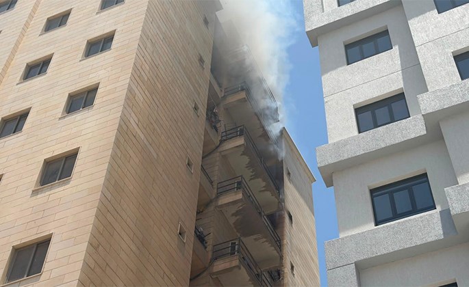 وفاة امرأة وإصابة شخصين في حريق عمارة بالفروانية