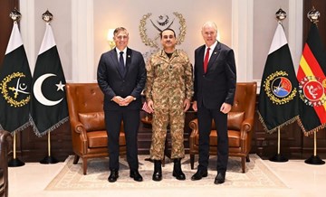 رئيس الأركان الباكستاني يبحث مع عضوين بمجلس النواب الأميركي الأمن الإقليمي والتعاون الدفاعي