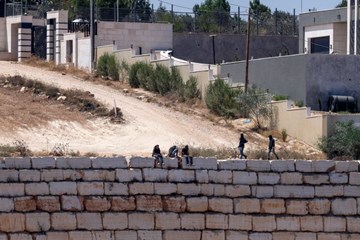 «الخارجية» الفلسطينية تدين إرهاب المستوطنين جنوب نابلس: الاحتلال يستخدمهم كأداة منفلتة لتنفيذ سياساته الإجرامية