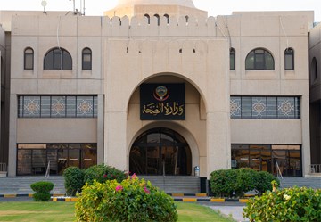 وزير الصحة يصدر لائحة شاملة لتنظيم وتصنيف ومواصفات حقائب الإسعاف ومحتوياتها
