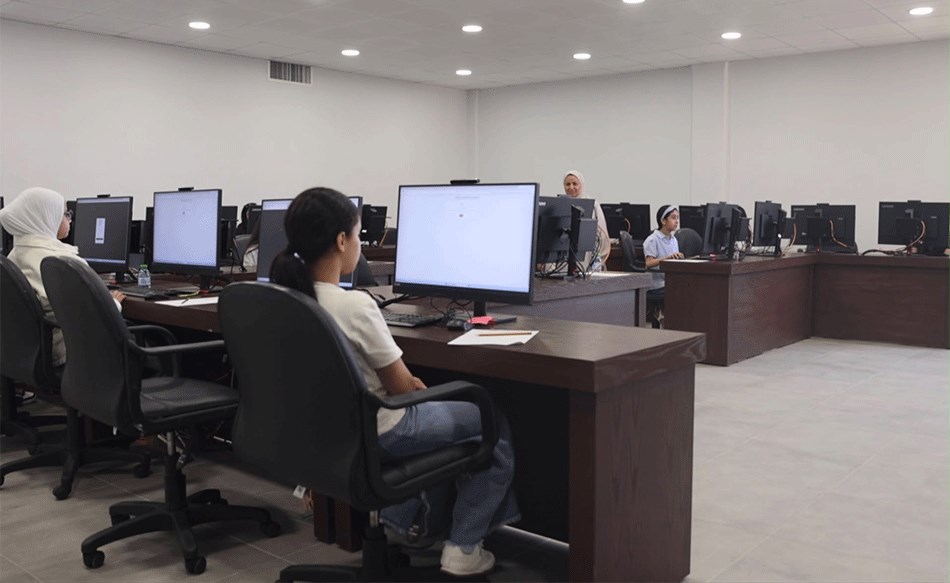 1071 طالبا وطالبة من المرحلة المتوسطة يتقدمون لاختبارات الكشف عن الطلبة الموهوبين