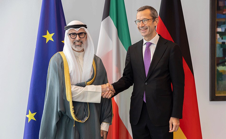 وزير الخارجية يبحث التطورات الإقليمية مع مستشار شؤون السياسة الخارجية والأمنية الألماني