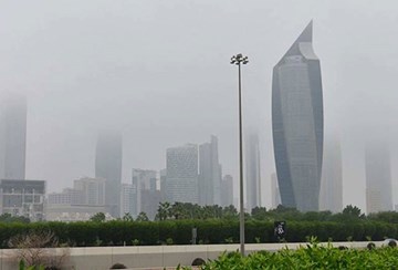 "الأرصاد": انخفاض الرؤية الأفقية بسبب الضباب